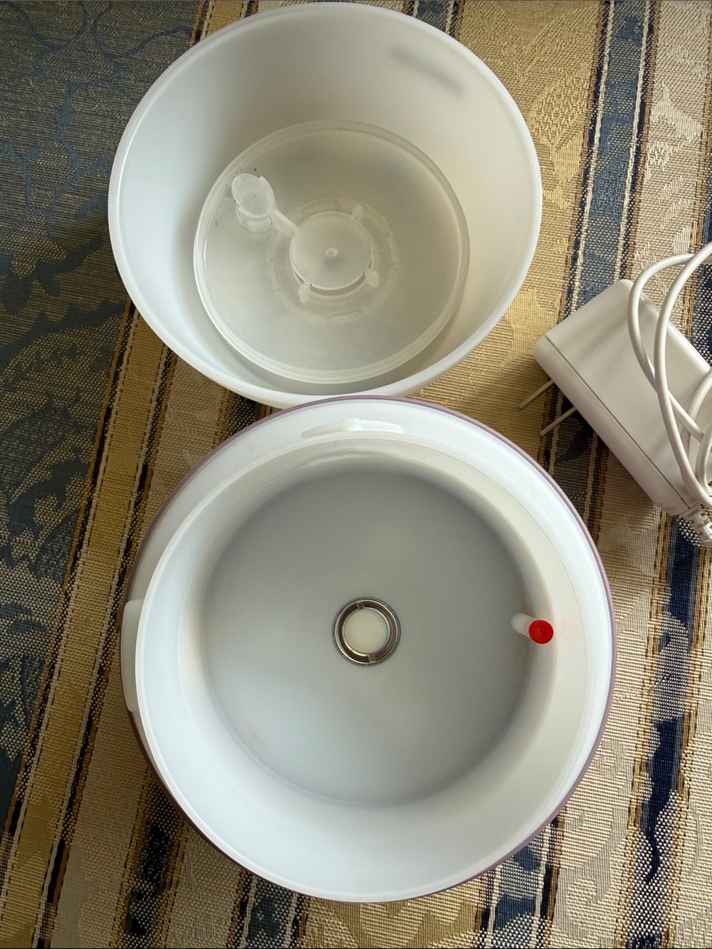 Doterra Two-Tone White and Lavender Aroma Diffuser - Picture 2 of 3